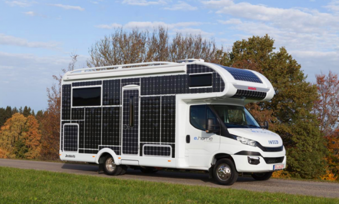 Un camping-car à l'énergie solaire avec 730 km d'autonomie !